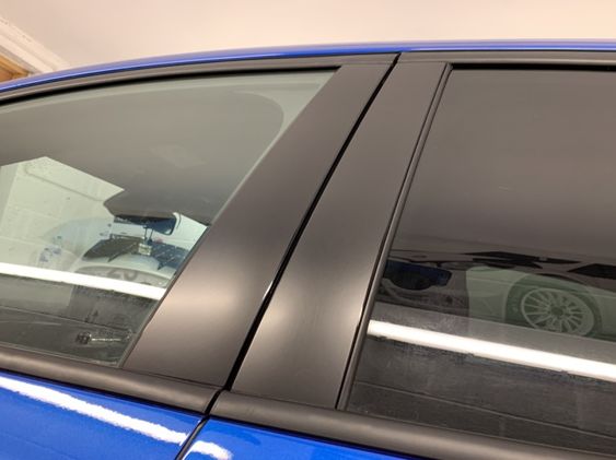 Focus Mk4 Hatchback - Door Pillar decals