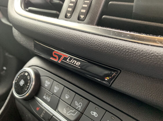Fiesta Mk8 - Dash Badge - ST Line Logo
